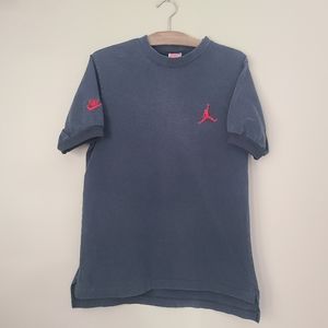 AIR JORDAN NIKE | Vintage Black and Red Air Jordan Logo Tee Shirt